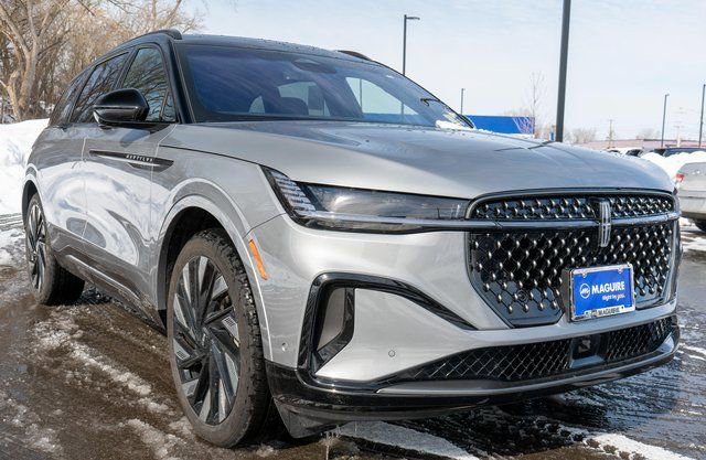 Used 2024 Lincoln Nautilus Reserve w/ Equipment Group 203A image 4