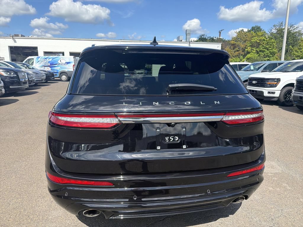 Certified 2025 Lincoln Corsair Reserve w/ Jet Appearance Package AWD/4WD image 4