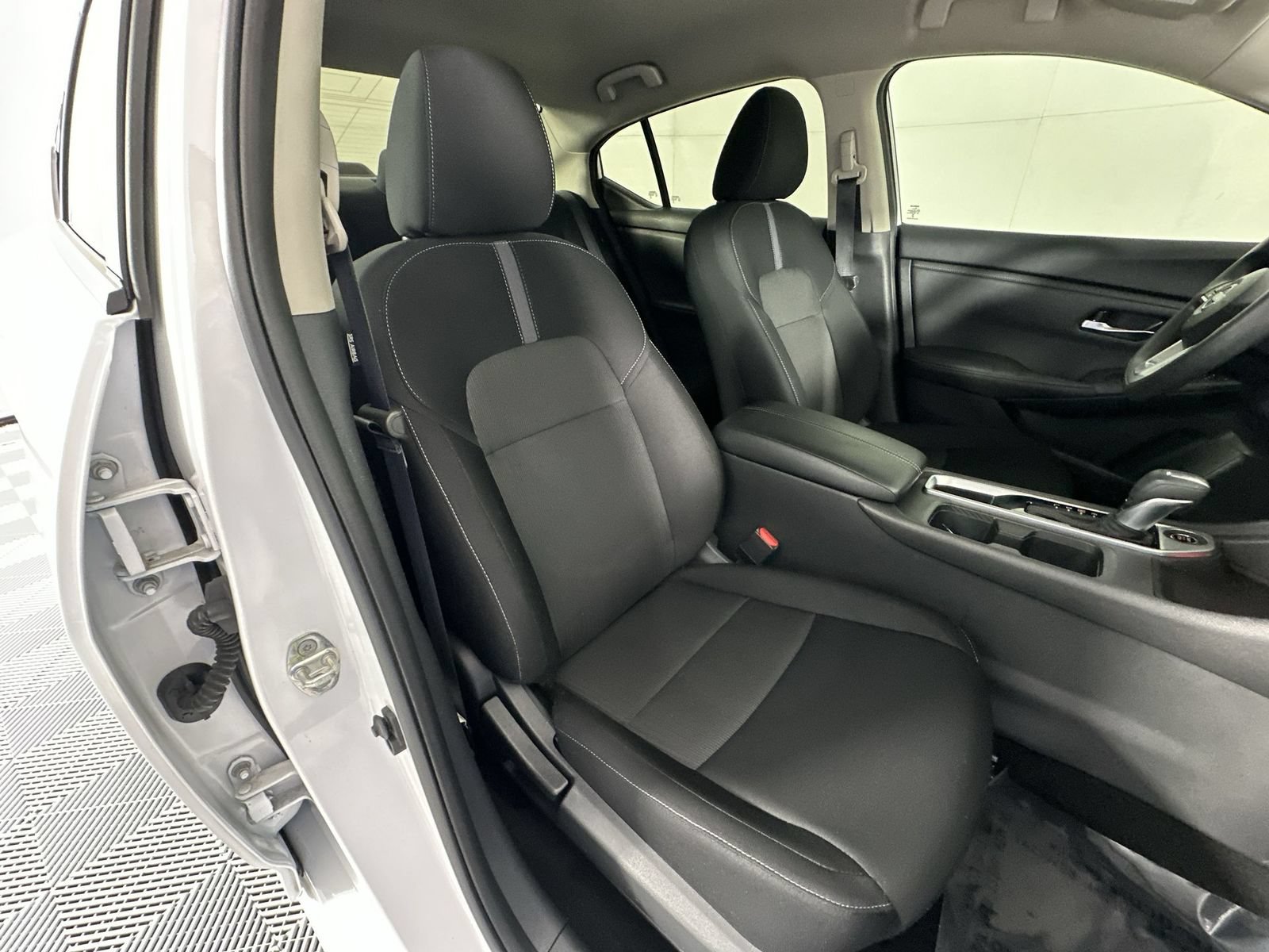 Certified 2024 Nissan Sentra SV FWD image 27