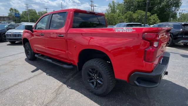 New 2026 Chevrolet Silverado 1500 Custom Trail Boss w/ LPO, Dark Essentials Package AWD/4WD image 8