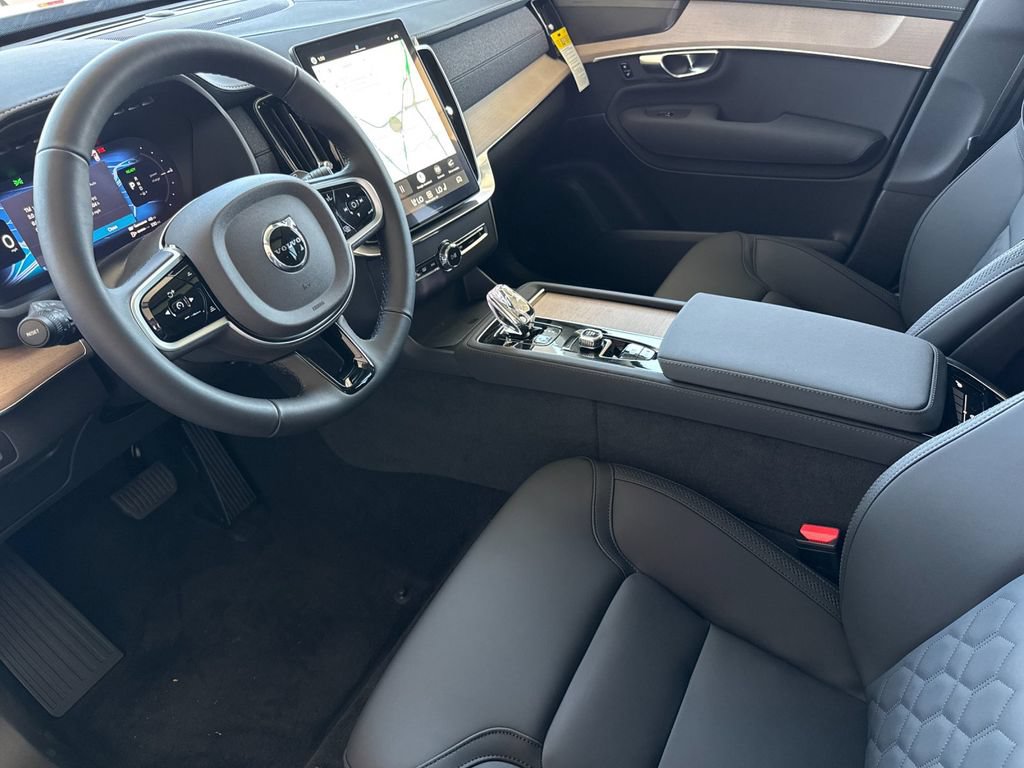 New 2026 Volvo XC90 T8 Plus AWD/4WD image 9