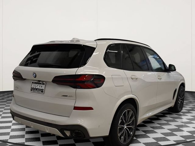 New 2026 BMW X5 xDrive40i w/ M Sport Package AWD/4WD image 4