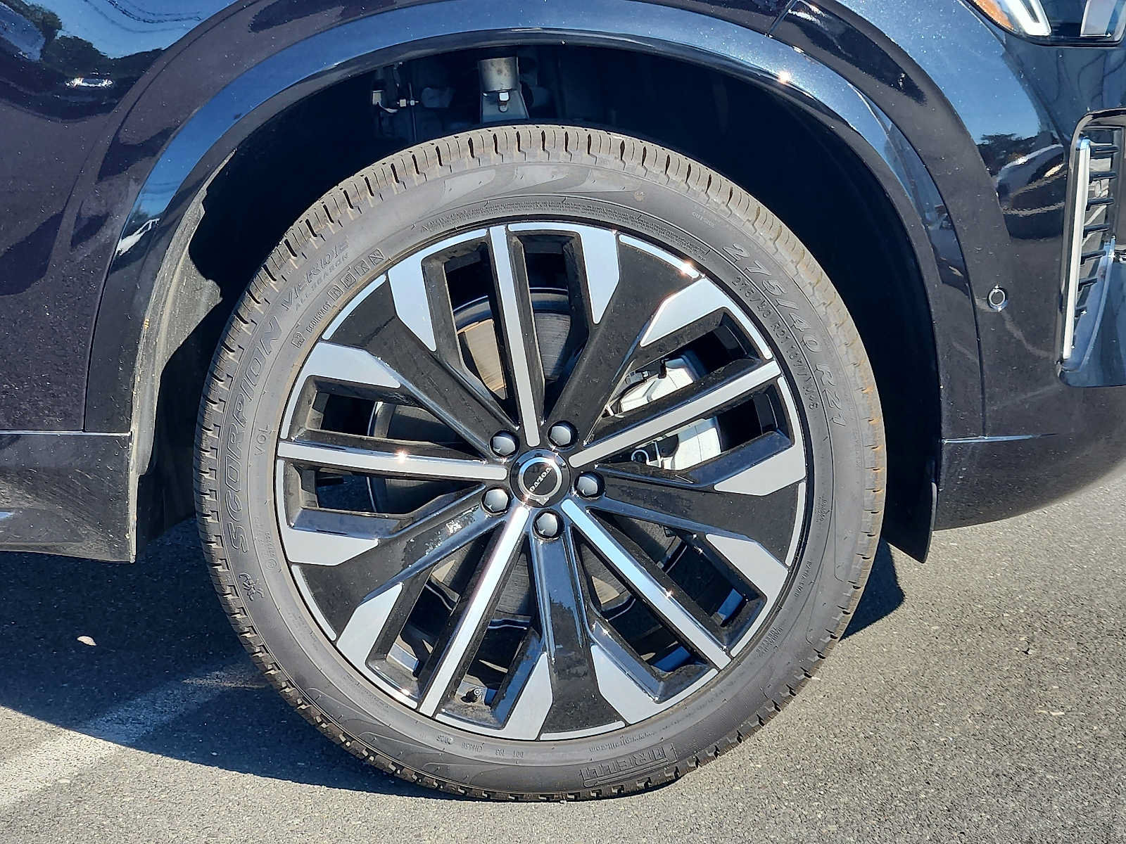 Used 2026 Volvo XC90 B6 Ultra w/ Protection Package AWD/4WD image 8