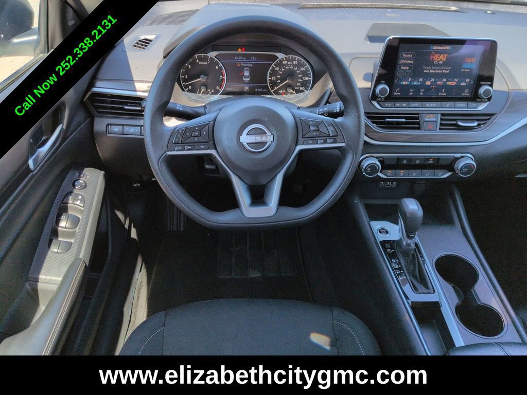 Used 2025 Nissan Altima 2.5 SV FWD image 15