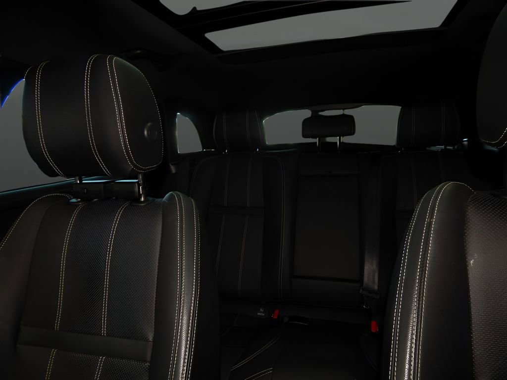 Used 2021 Land Rover Range Rover Velar R-Dynamic S image 21