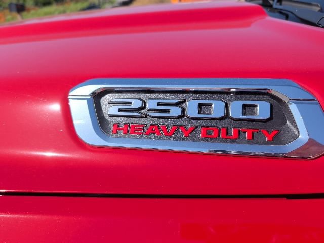Used 2024 RAM 2500 Tradesman w/ Chrome Appearance Group AWD/4WD image 12