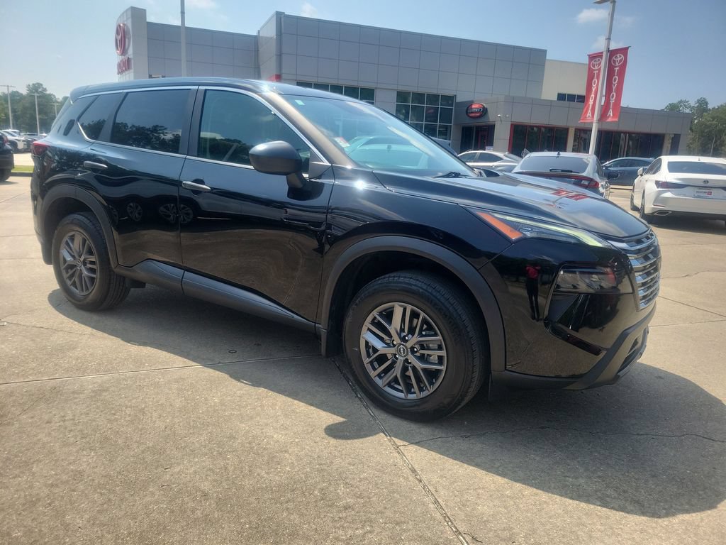 Used 2024 Nissan Rogue S FWD image 9
