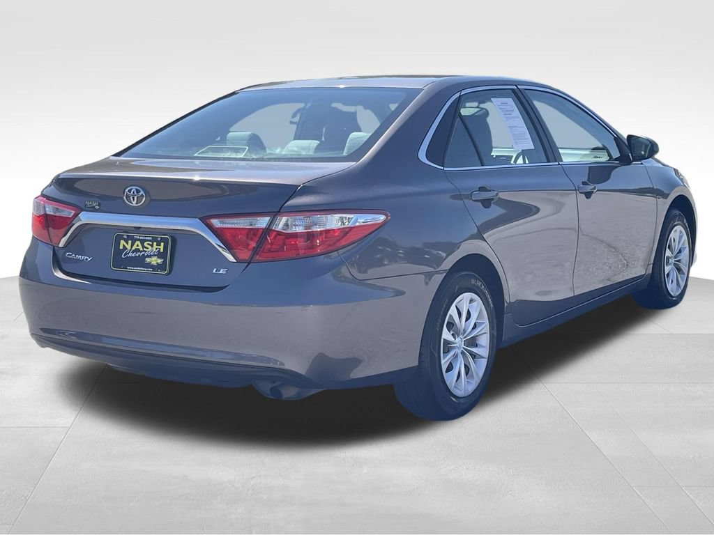 Used 2017 Toyota Camry LE FWD image 3