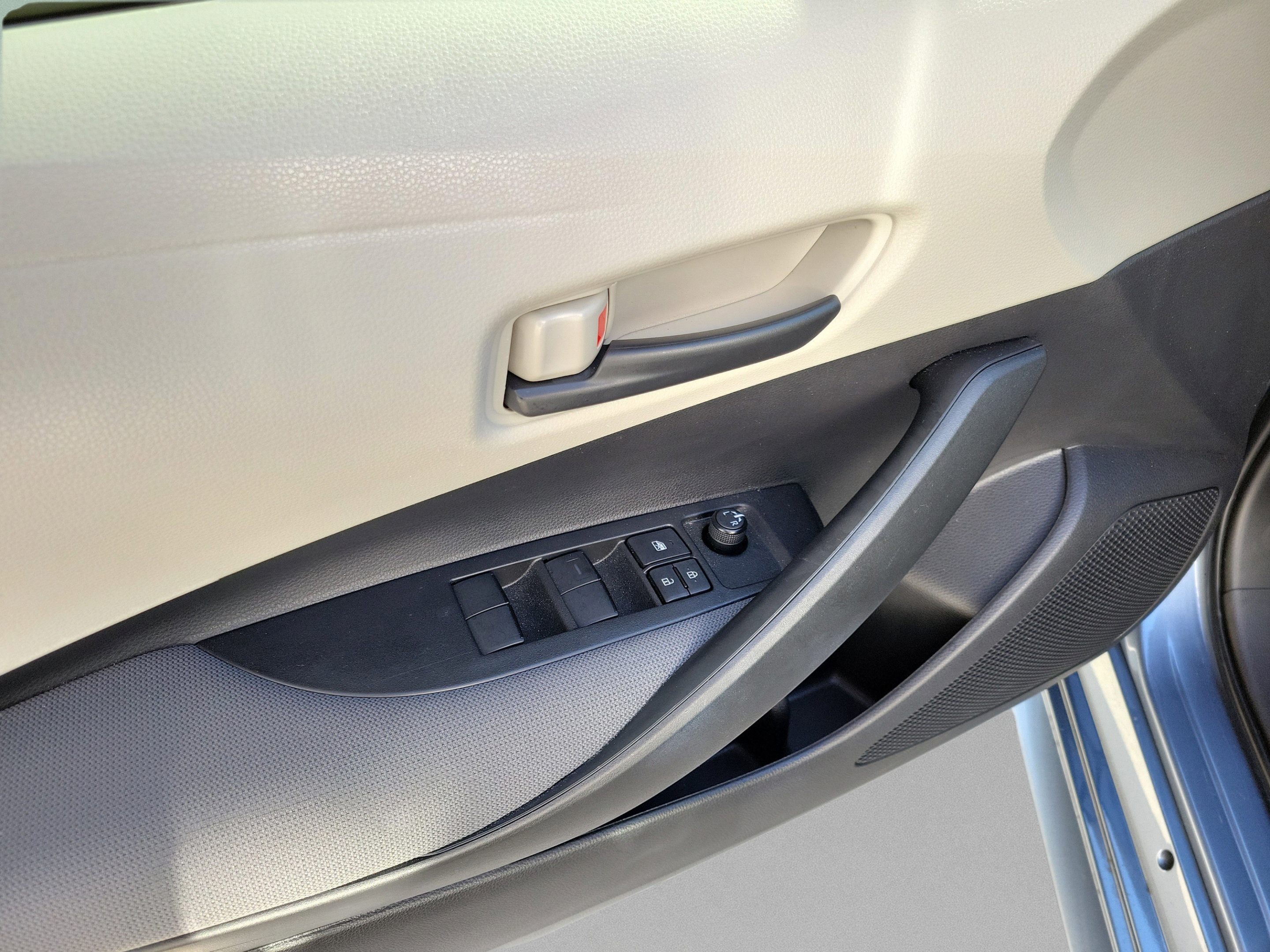 Certified 2022 Toyota Corolla LE FWD image 27