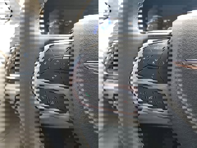 Used 2024 Chrysler Pacifica Select image 18