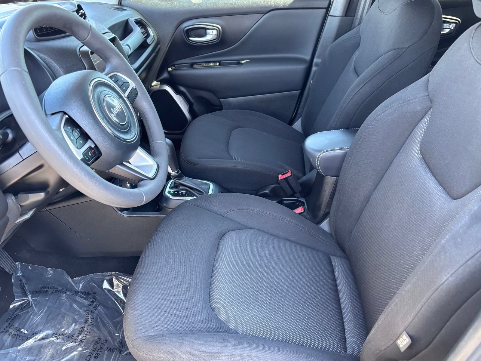 Used 2023 Jeep Renegade Latitude AWD/4WD image 17