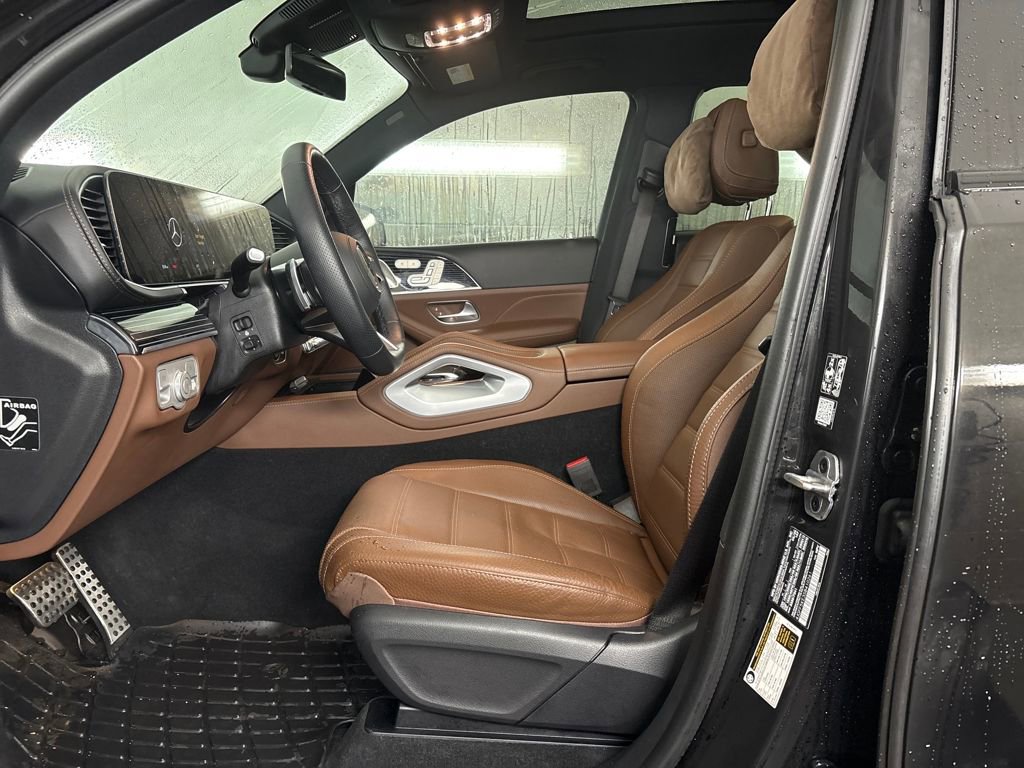Used 2025 Mercedes-Benz GLS 450 4MATIC image 12