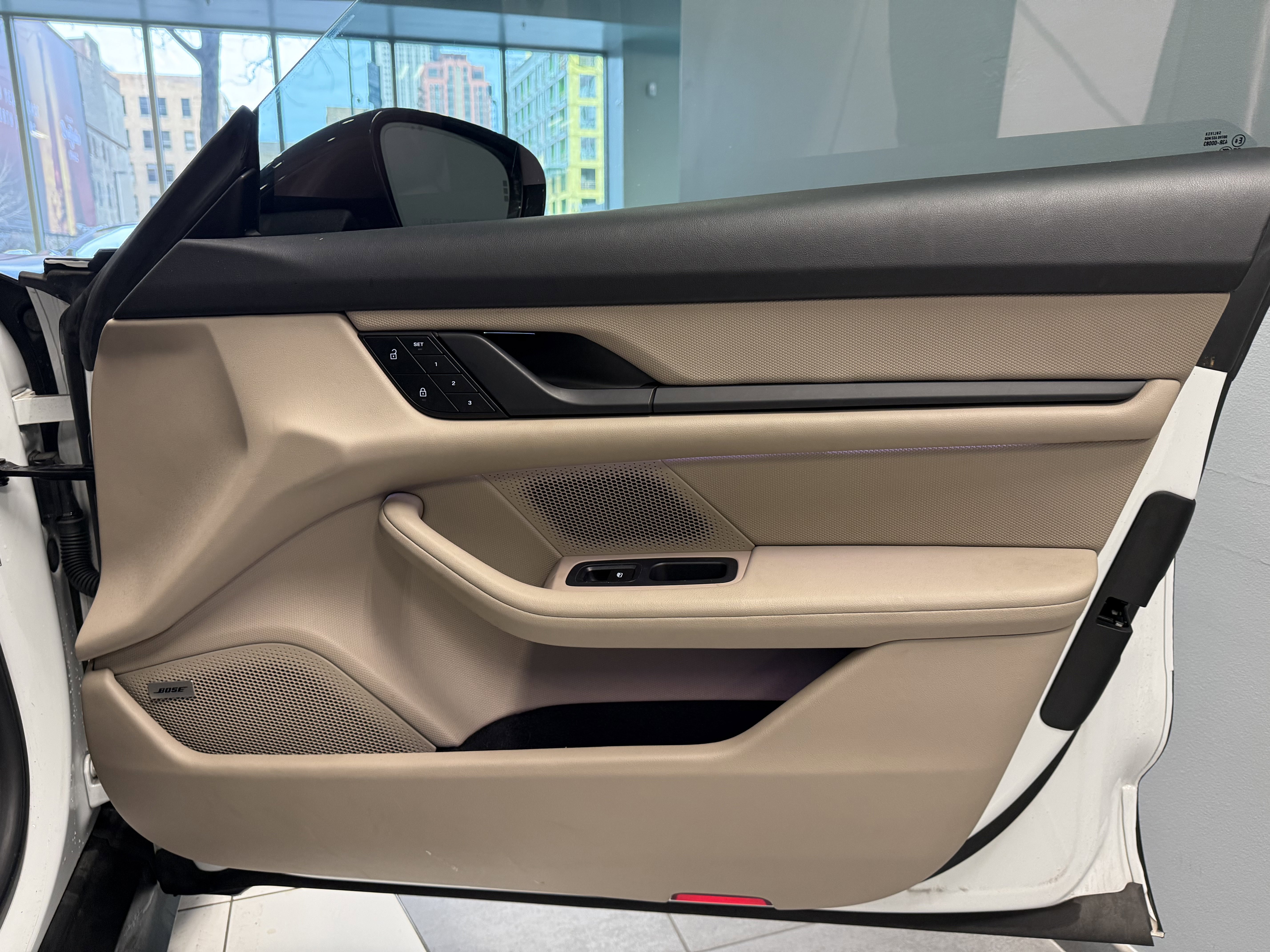 Used 2022 Porsche Taycan image 22