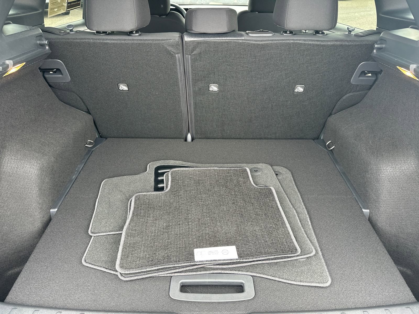 Used 2026 Nissan Kicks SV image 18