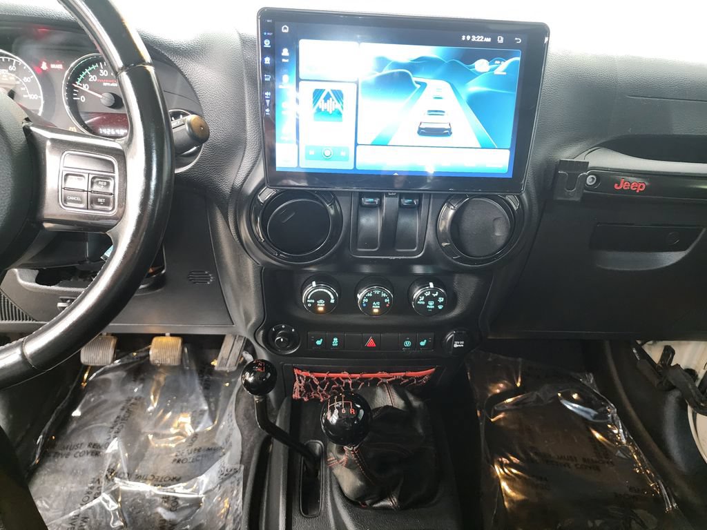 Used 2017 Jeep Wrangler Rubicon AWD/4WD image 15