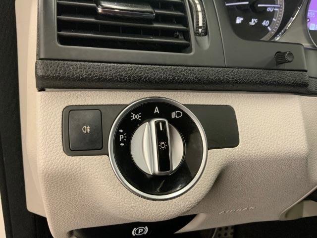 Used 2011 Mercedes-Benz C 300 Sedan image 26