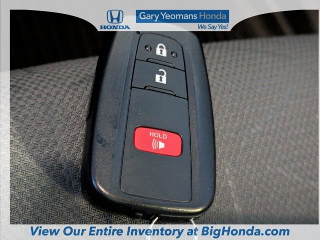 Used 2022 Toyota RAV4 XLE image 32