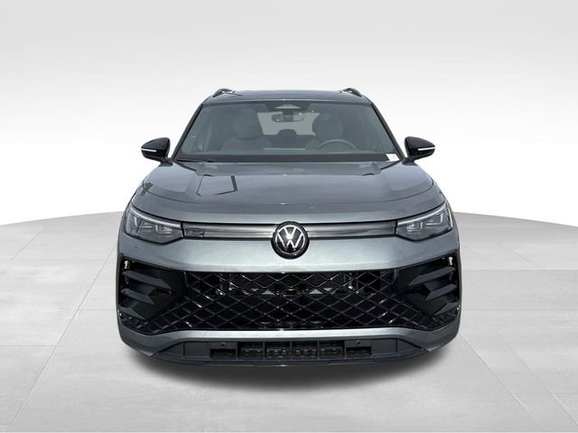 New 2026 Volkswagen Tiguan SE R-Line FWD image 8