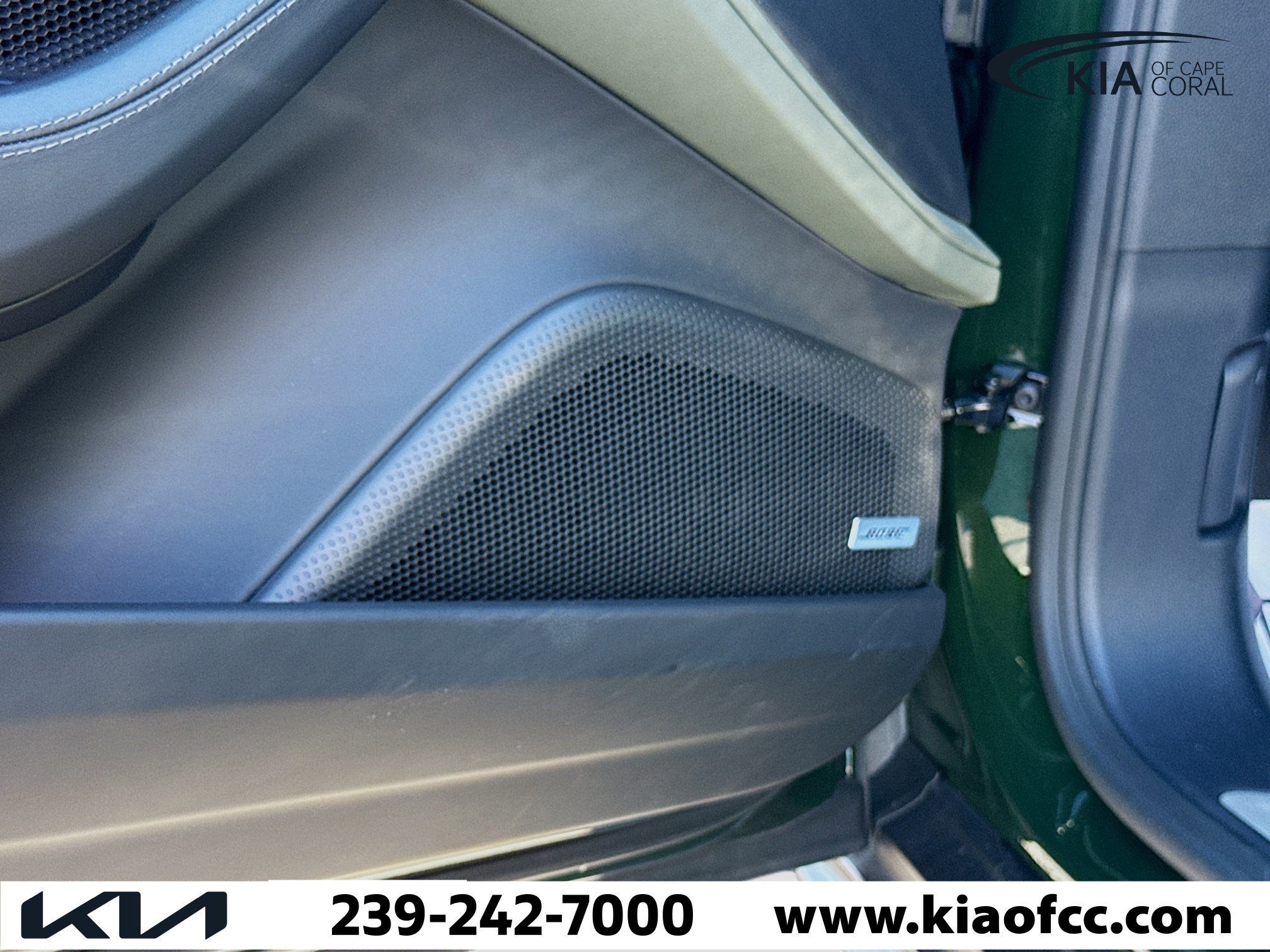 Used 2025 Porsche Panamera 4 image 24