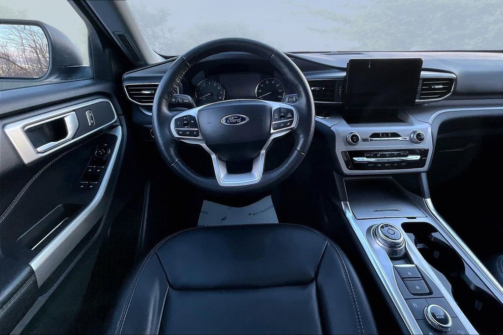 Certified 2023 Ford Explorer XLT w/ Equipment Group 202A image 5