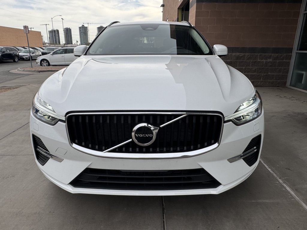 Used 2022 Volvo XC60 B5 Momentum w/ Climate Package AWD/4WD image 10