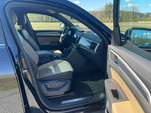 Used 2022 Volkswagen Atlas Cross Sport SE w/ Panoramic Sunroof Package AWD/4WD image 12