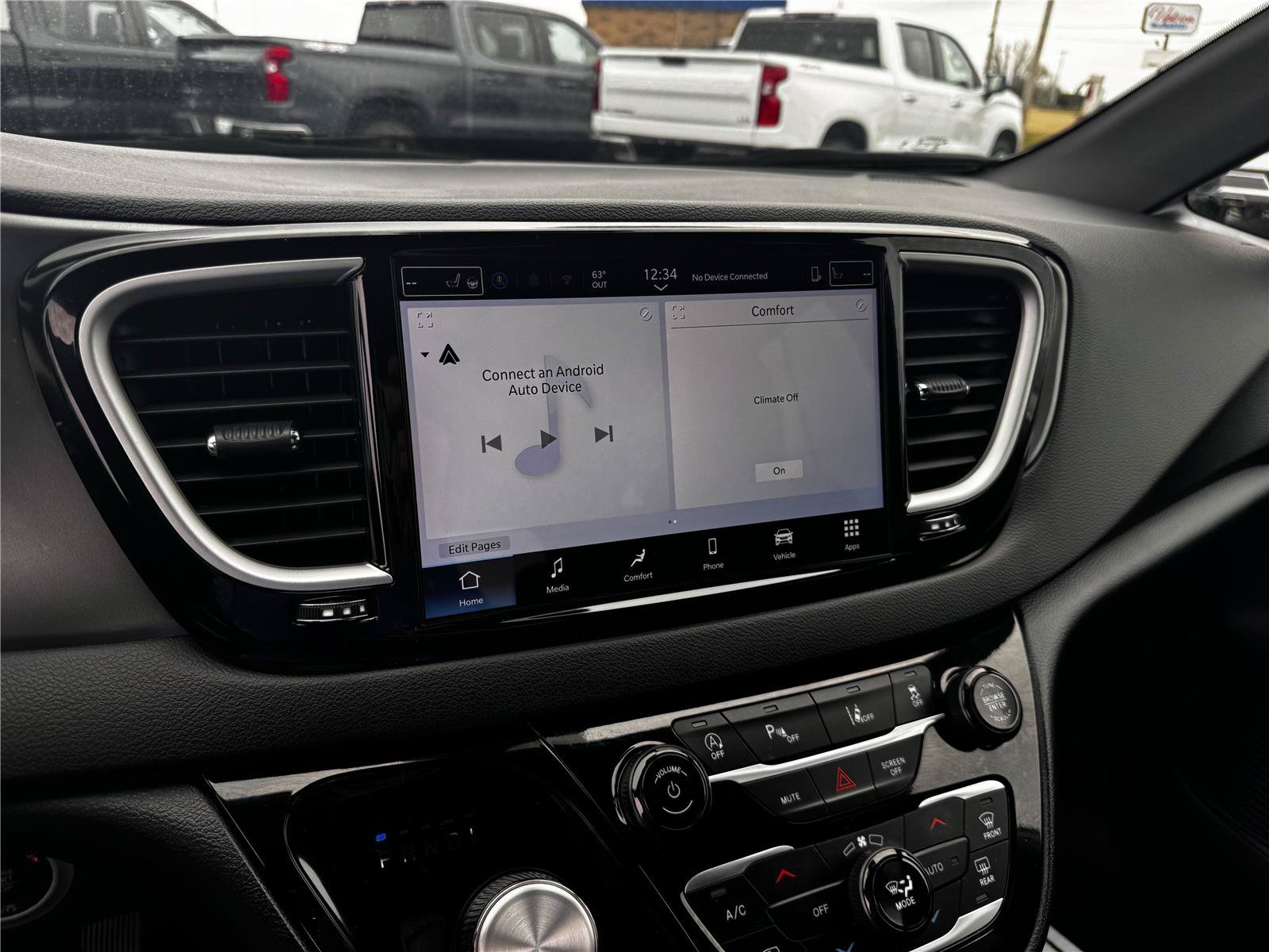 Used 2025 Chrysler Pacifica Select FWD image 19