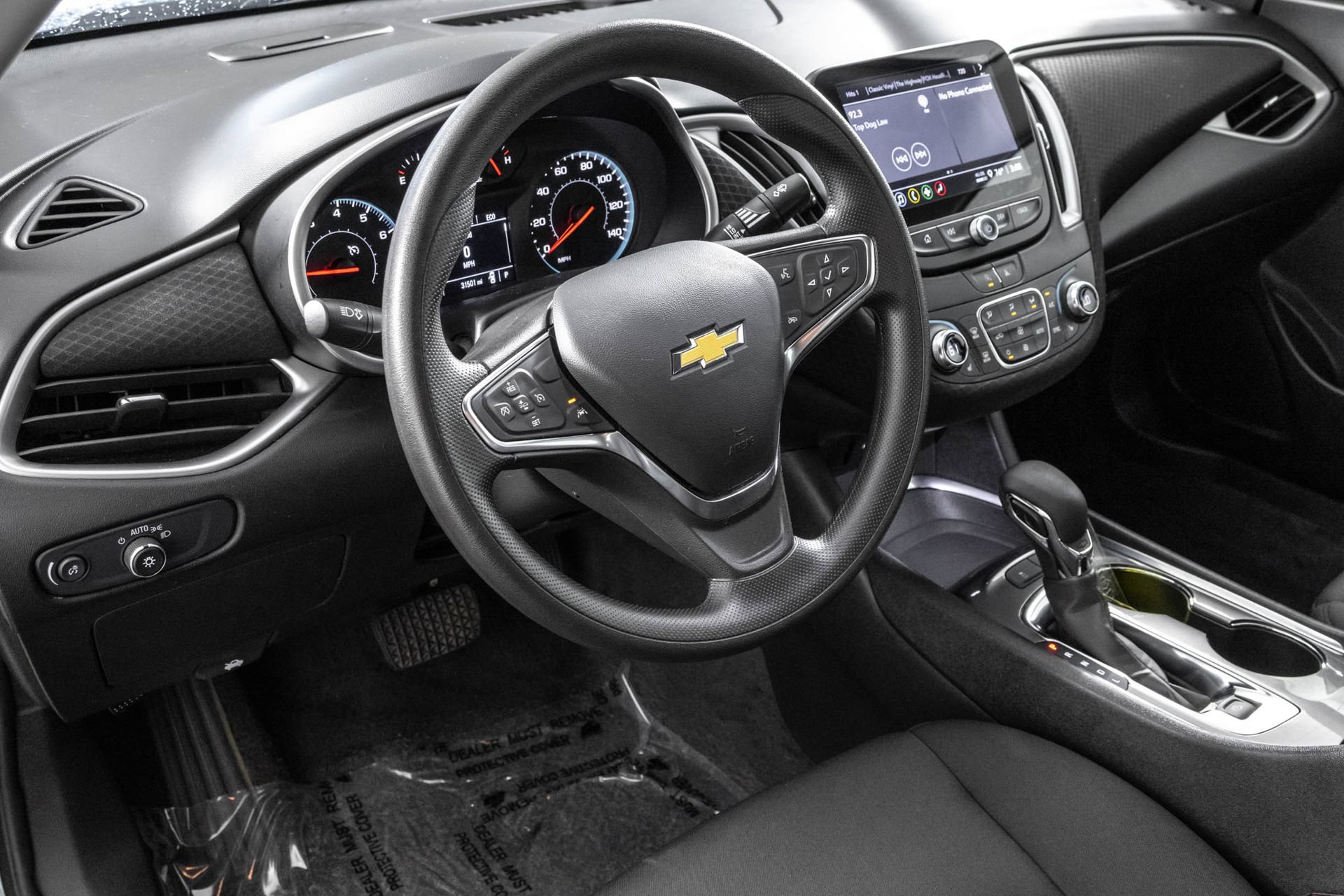 Used 2025 Chevrolet Malibu LT FWD image 4