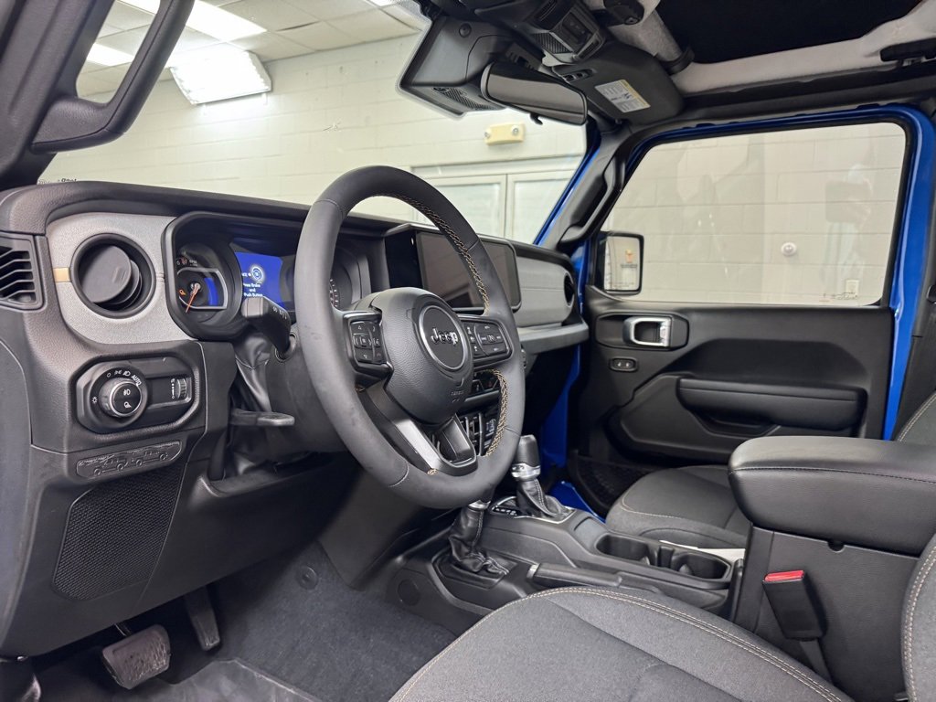 Used 2024 Jeep Gladiator Sport image 13