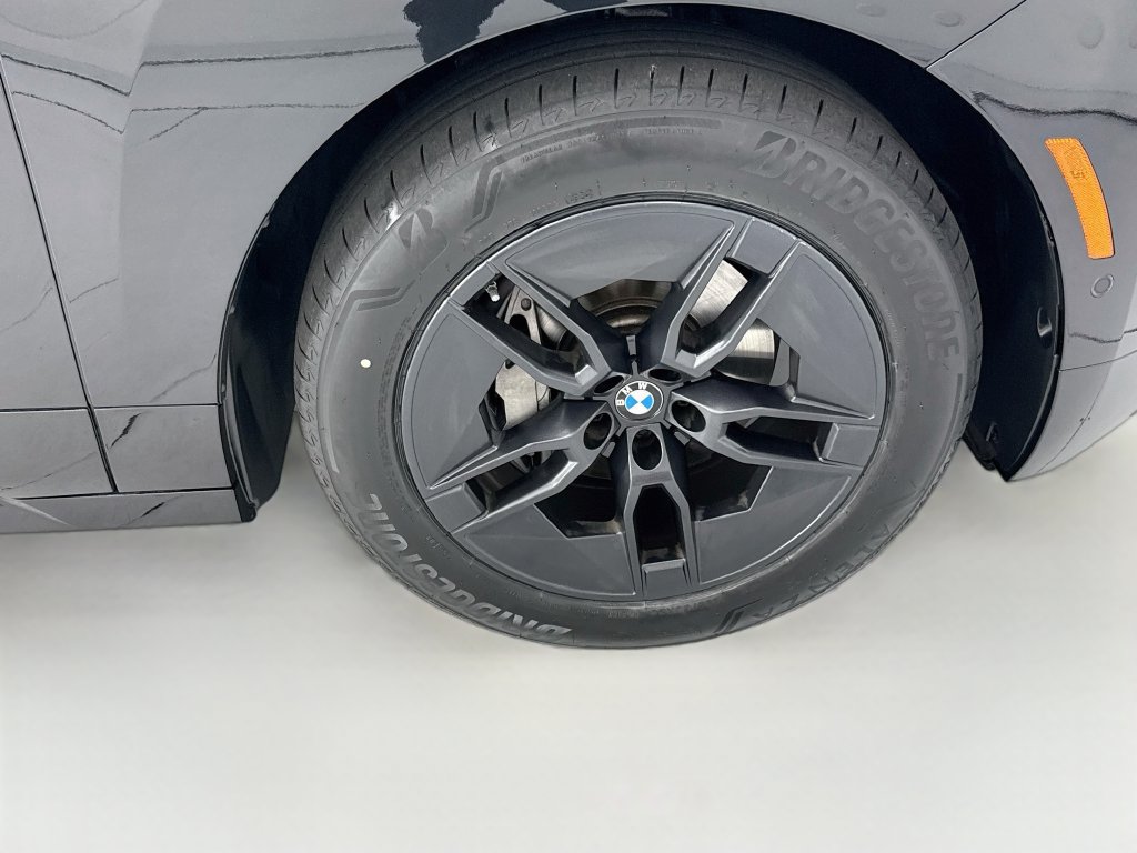 Used 2026 BMW iX xDrive45 w/ Premium Package AWD/4WD image 30