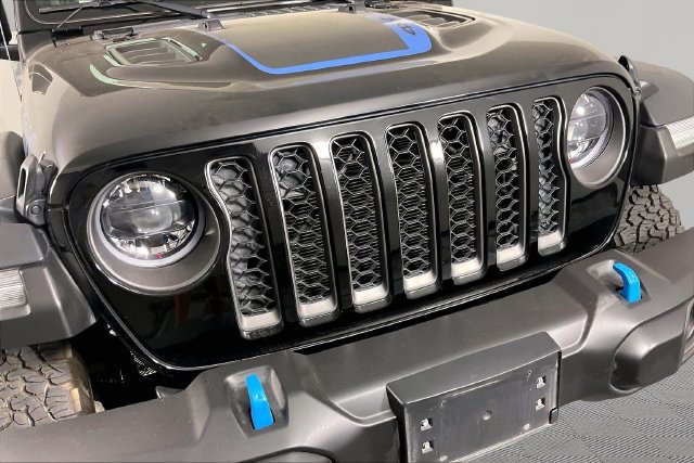 Used 2023 Jeep Wrangler Unlimited Rubicon 4xe w/ Cold Weather Group AWD/4WD image 31