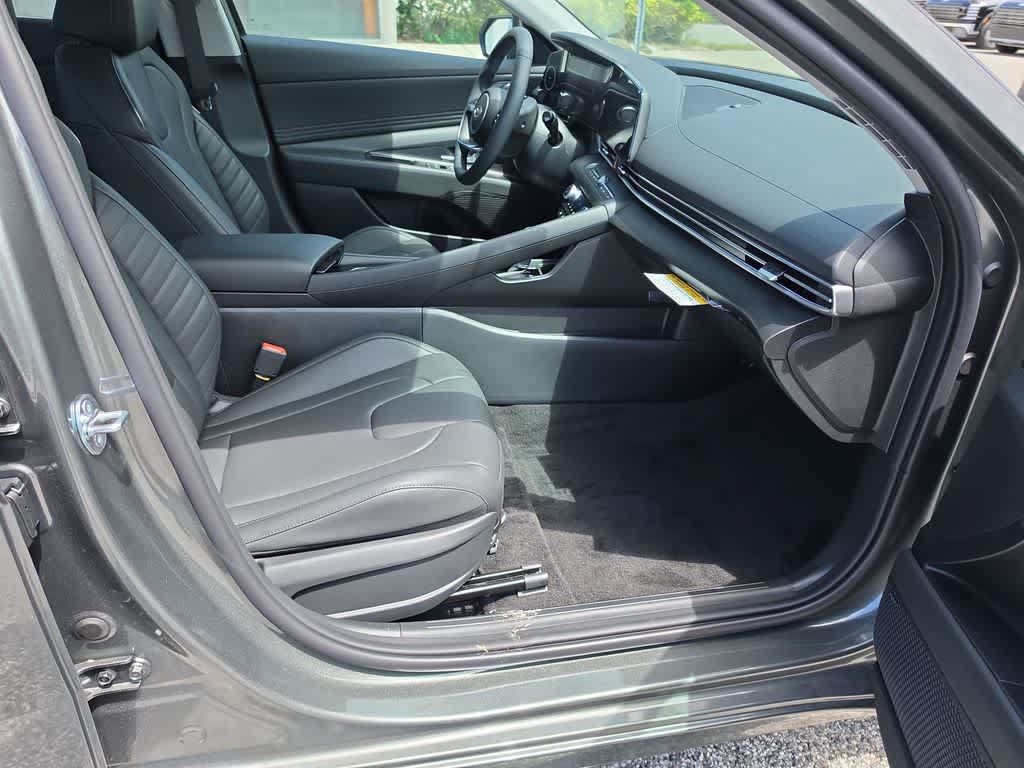 New 2026 Hyundai Elantra Limited FWD image 23