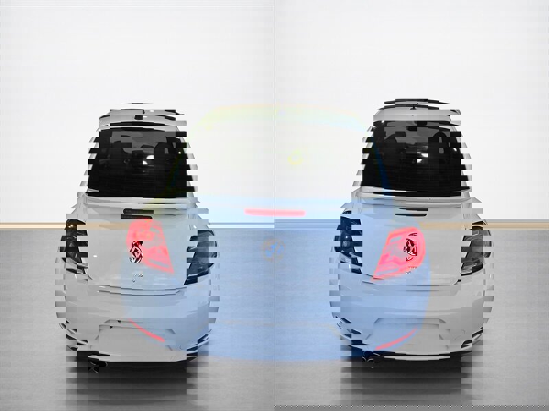 Used 2014 Volkswagen Beetle TDI image 5