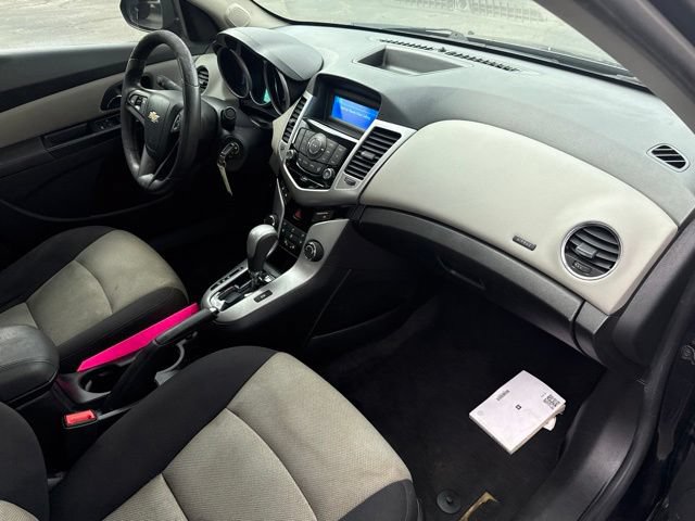 Used 2013 Chevrolet Cruze LS FWD image 13