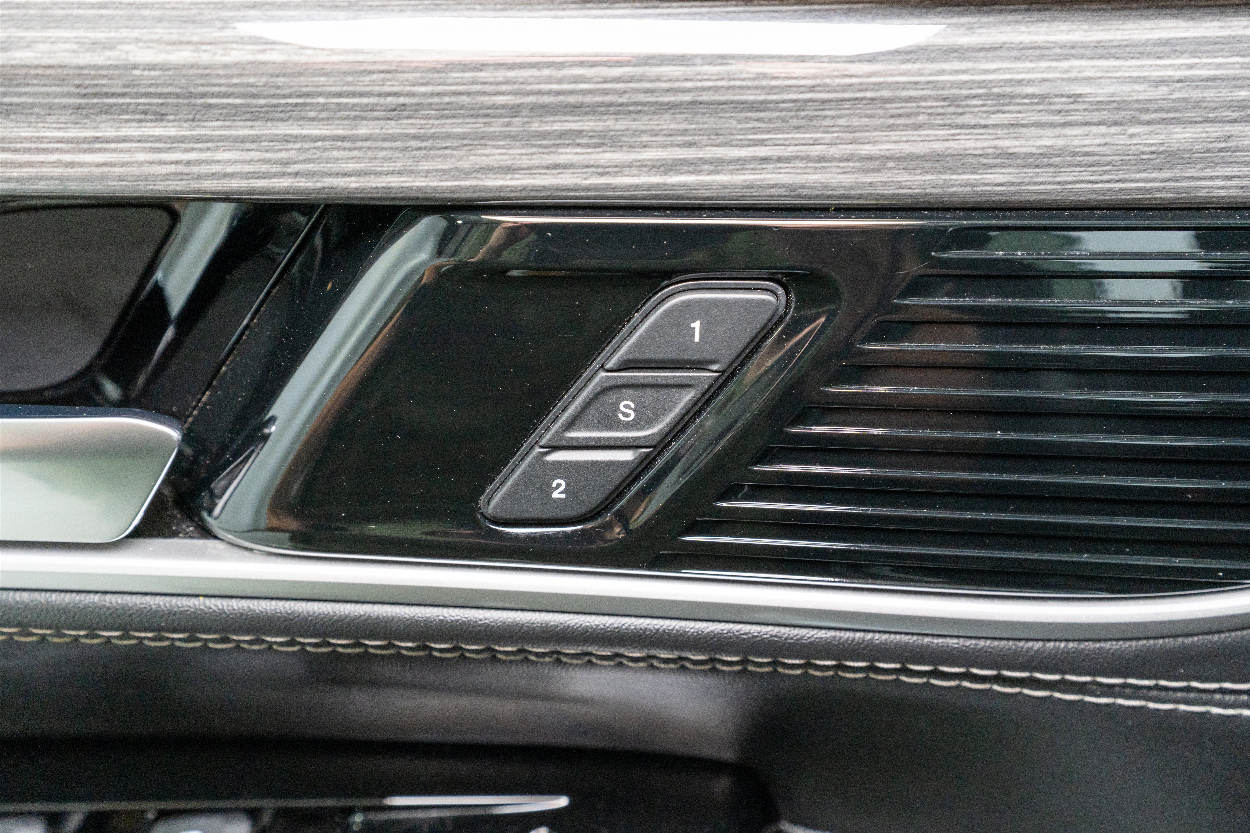 Used 2022 Jeep Wagoneer Series II w/ Premium Group I AWD/4WD image 14