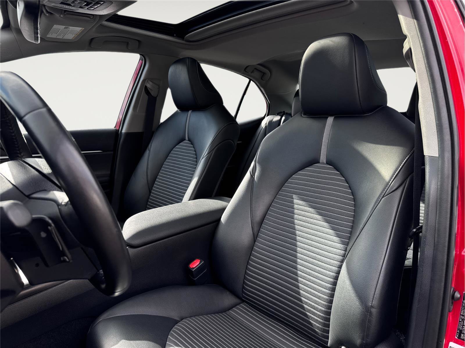 Used 2022 Toyota Camry SE w/ Audio Upgrade Package image 15