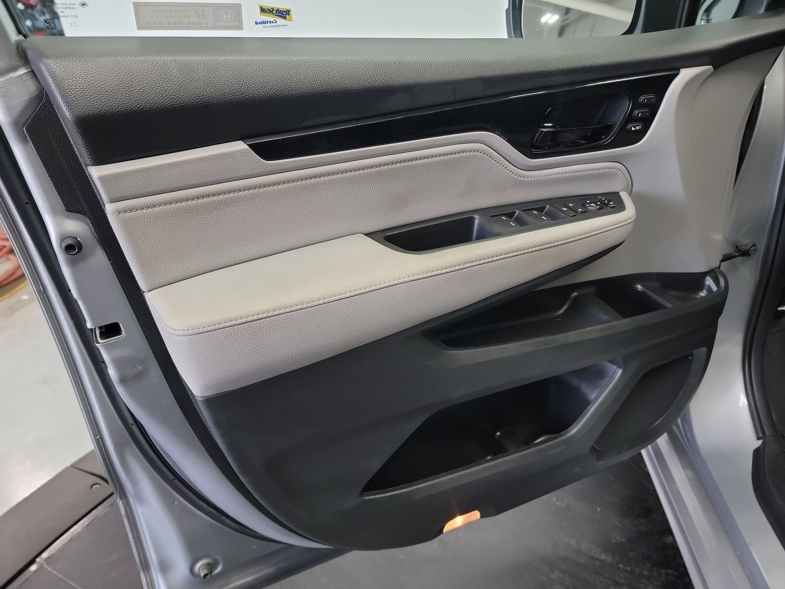 Certified 2023 Honda Odyssey Touring image 13