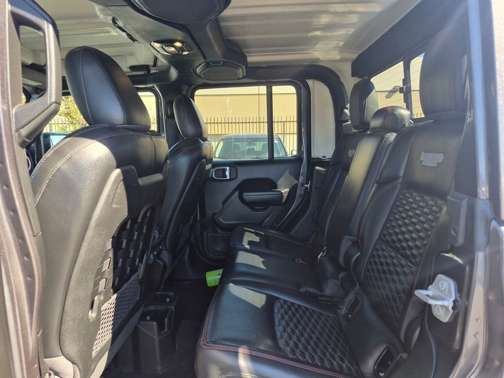 Used 2022 Jeep Gladiator Rubicon w/ Cold Weather Group AWD/4WD image 21