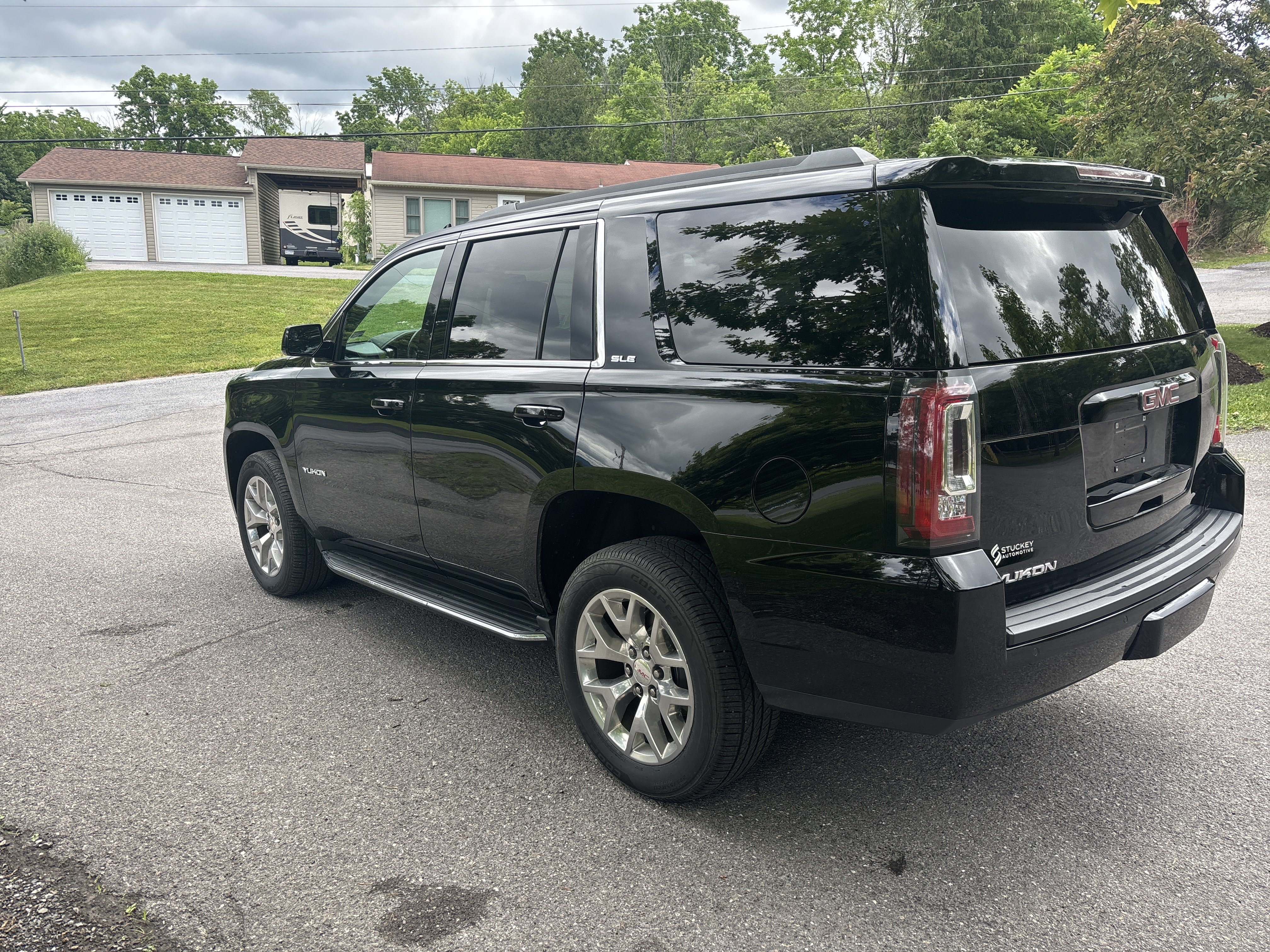 Used 2018 GMC Yukon SLE w/ SLE Value Package AWD/4WD image 6