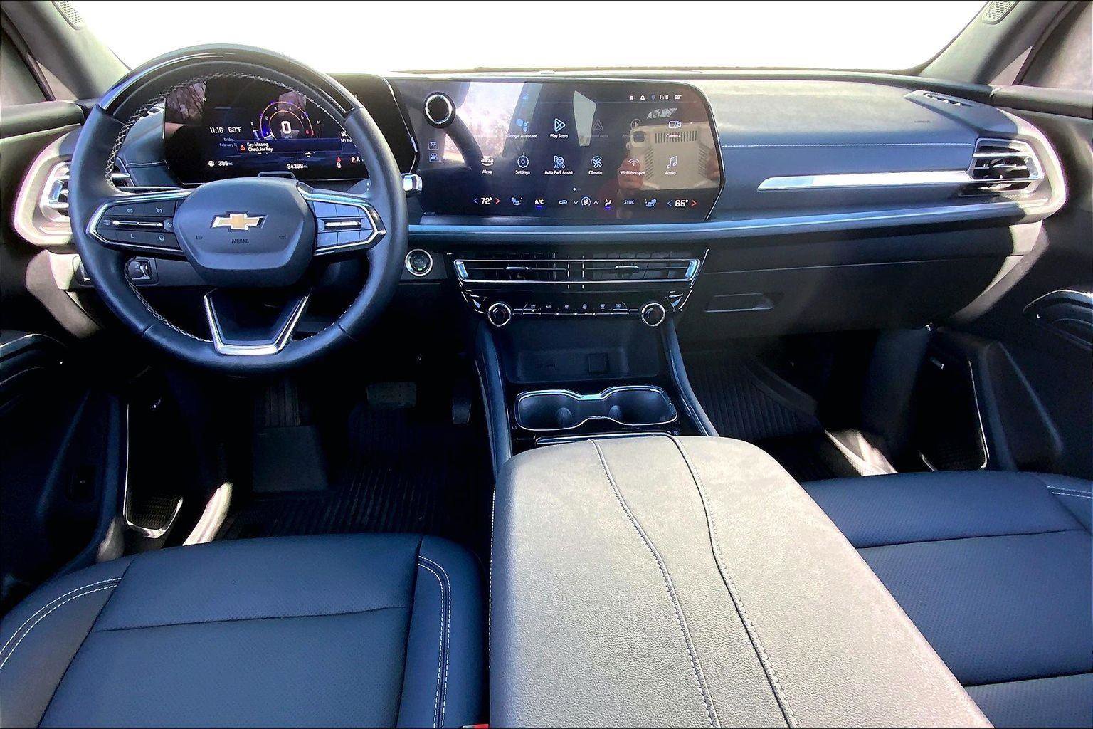 Used 2024 Chevrolet Traverse LT w/ Enhanced Driving Package image 14