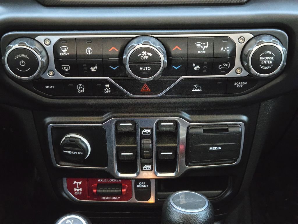 Used 2023 Jeep Gladiator Mojave w/ Cold Weather Group AWD/4WD image 21