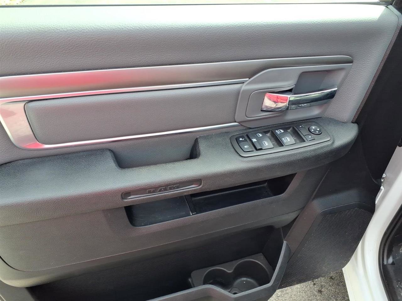 Used 2022 RAM 1500 Classic SLT w/ Protection Group AWD/4WD image 7