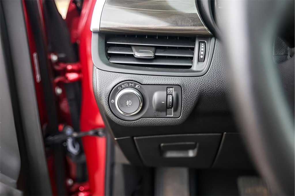 Used 2020 Buick Envision Essence w/ Experience Buick Package image 18