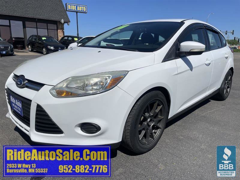 Used 2014 Ford Focus SE w/ SE Winter Package FWD image 1
