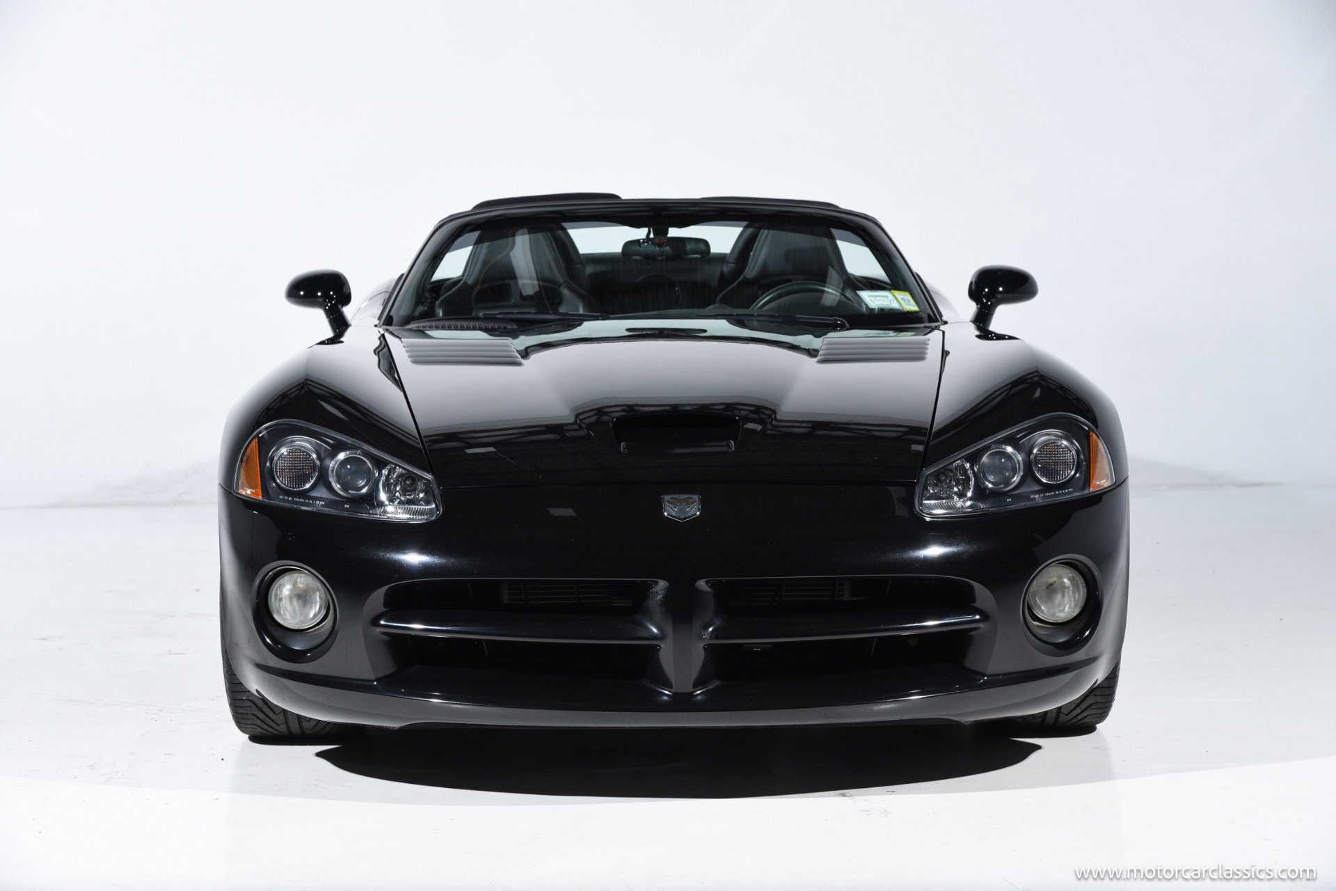 Used 2004 Dodge Viper SRT-10 RWD image 2