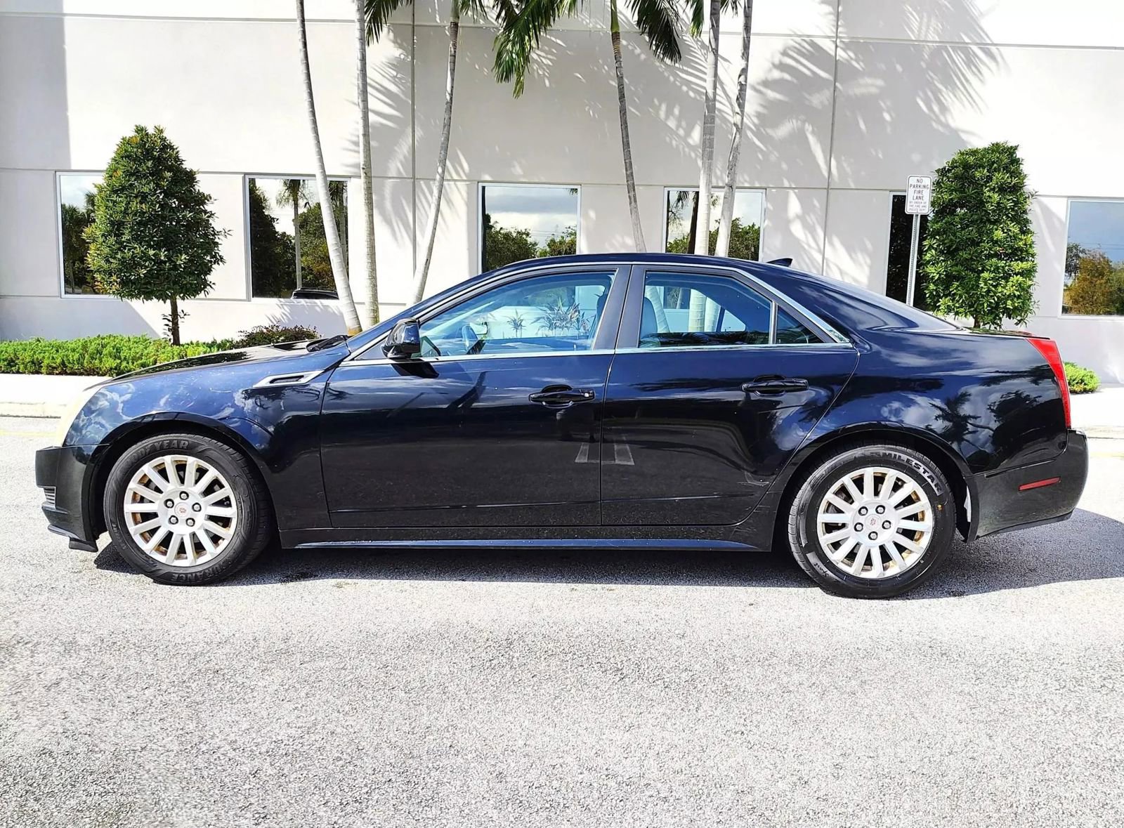 Used 2013 Cadillac CTS Luxury image 2