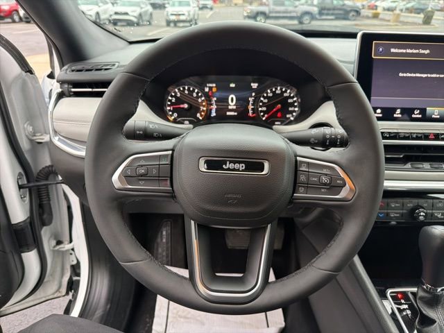 Used 2023 Jeep Compass Limited image 20