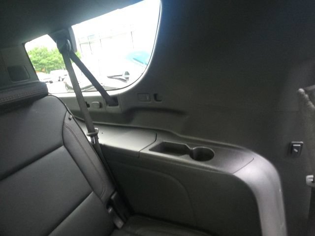 Used 2025 Chevrolet Suburban High Country AWD/4WD image 34