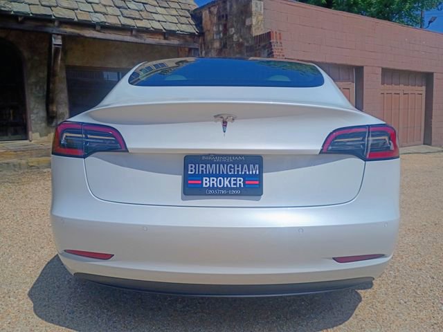 Used 2020 Tesla Model 3 Standard Range RWD image 11