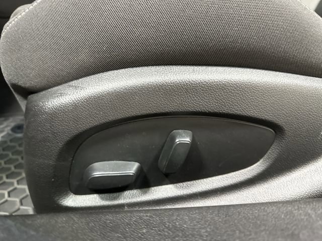 Used 2022 Chevrolet Camaro LT RWD image 16